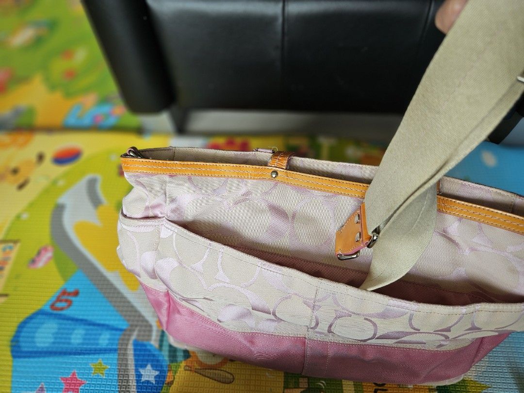 Couch nursing bag for sale. Sell for VERY low price Luxury Bags Wallets on Carousell