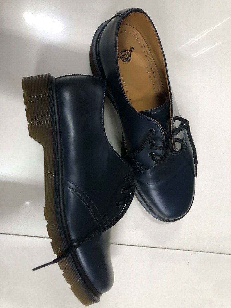 Dr Martens 1461 Oxford (Navy) (Category: Dress Shoes) located in San Fernando. Submitted by gamithings (Listing ID 1292271616, Image 2). Description: Good as new Very nice smooth leather, no box pair only Minimal to no heel drag Need cleaning lang Shipping meet up (La Union).