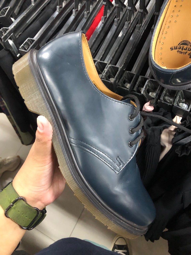 Dr Martens 1461 Oxford (Navy) (Category: Dress Shoes) located in San Fernando. Submitted by gamithings (Listing ID 1292271616, Image 1). Description: Good as new Very nice smooth leather, no box pair only Minimal to no heel drag Need cleaning lang Shipping meet up (La Union).