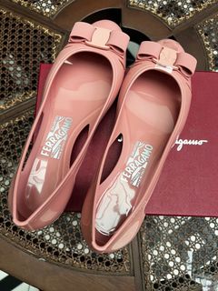 Kasut jelly ferragamo store