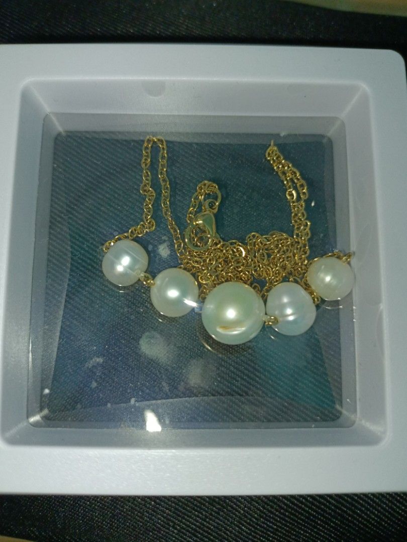 Freshwater pearls necklace (Category: Necklaces) located in Paranaque City. Submitted by conrich (Listing ID 1292438431, Image 3). Description: Decluttering Never got to wear it to the event as it was delivered late..
