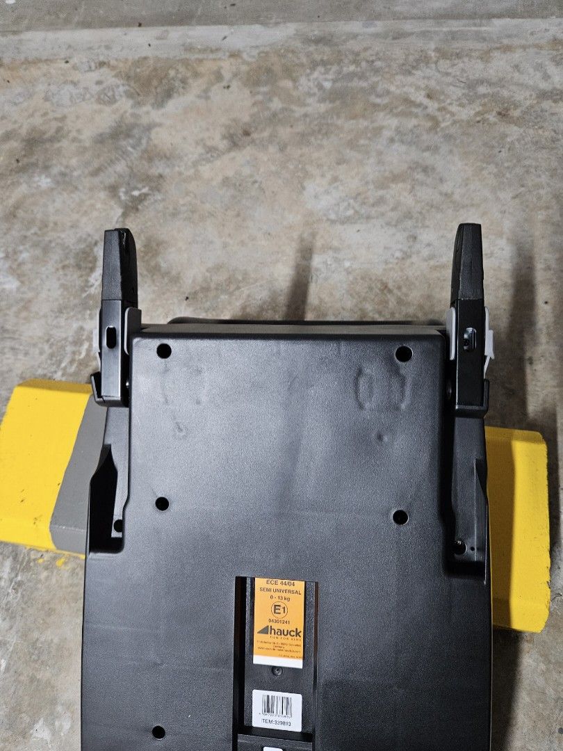 2023 purchase Hauck comfort fix infant baby car seat, Babies