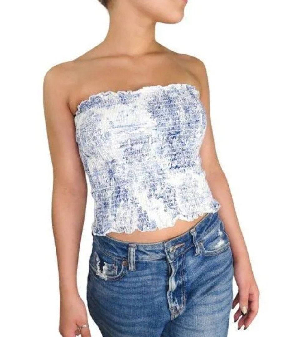 H&M Tube top (Category: Others Tops) located in Bulacan. Submitted by aem02 (Listing ID 1285201340, Image 3). Description: No issue Width 14 inches Length 12 inches Size Large Note: Please manage your expectations. ✔️ Payment first policy ✔️ No COD/COP please ⭐ MOP - GCash, Maya 🚚 MOD - LBC, Sho pee Checkout 📍 LOC - Bulacan.