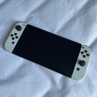 IC: Nintendo Switch OLED white with games