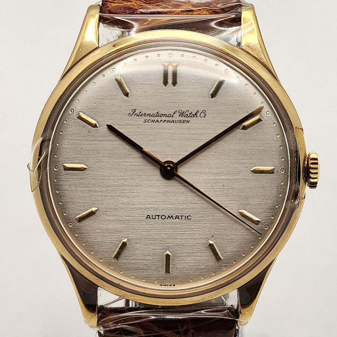 IWC 18K Solid Gold Automatic Dress Watch 37mm Cal. 8521 SCHAFFHAUSEN