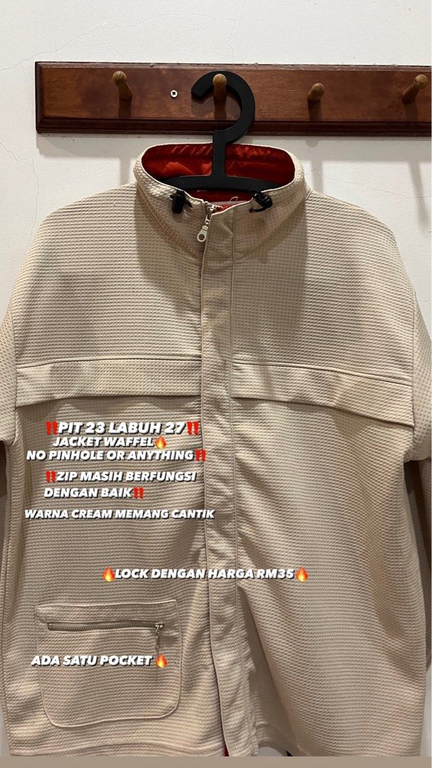 JACKET WAFFLE (Category: Coats, Jackets and Outerwear) located in Skudai. Submitted by taariqz (Listing ID 1292347873, Image 1). Description: SEMUA DETAIL DI GAMBAR BOLEH TEKAN GAMBAR TERSEBUT, APA APA PERTANYAAN BOLEH PM🙏🏻.