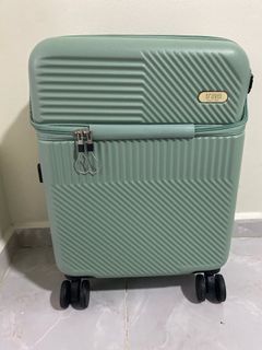 (Category: ) located in . Submitted by LocalAirline (Listing ID 1292363902, Image 1). Description: .
