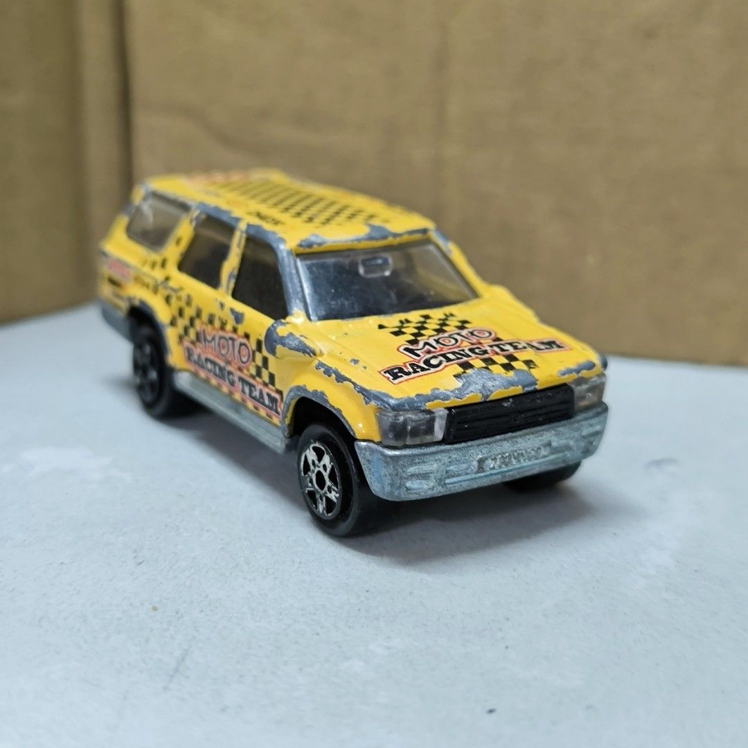 Voiture Miniature Toyota Runner Majorette 1:58 - Boîtage Avec Place Gratuite, Occasion