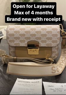 (Category: ) located in . Submitted by luxuryitems2021 (Listing ID 1292438033, Image 1). Description: .