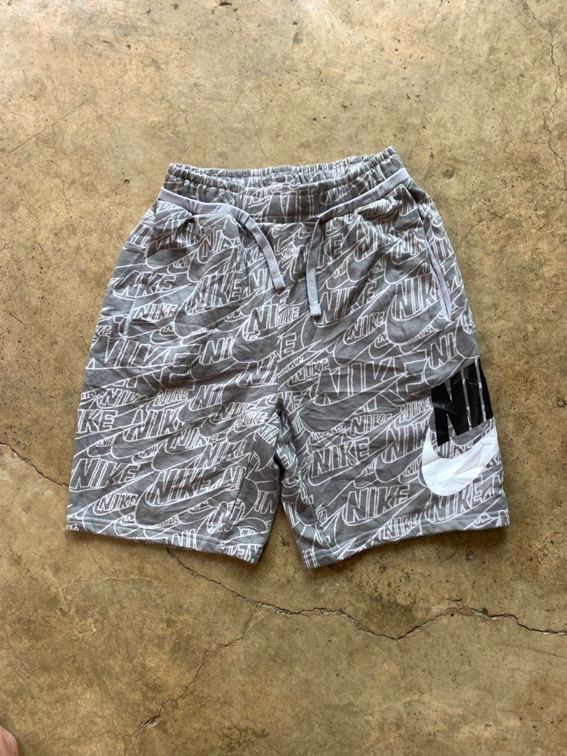 Nike alumni online aop shorts