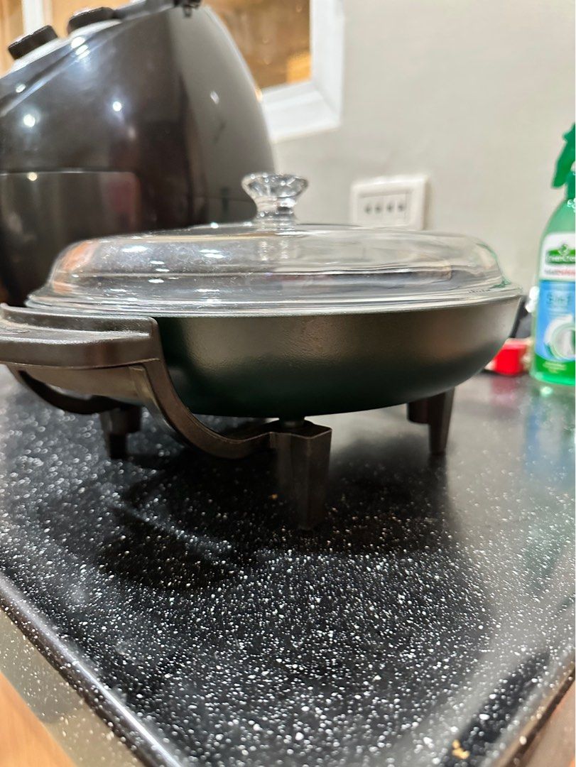 Non Stick Electric Cooker 110 Voltage (Category: Cookware & Accessories) located in Pasig City. Submitted by roadtominimalism09 (Listing ID 1292348936, Image 1). Description: Non stick electric cooker from US, so 110 Voltage. Unused, opened lang to test. RFS: I have a lot of cookers already .