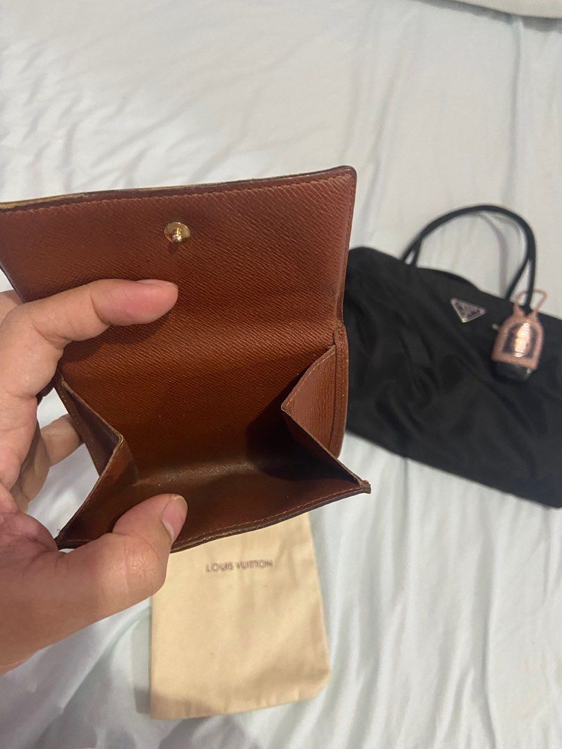 Original bi fold louis Vuitton (Category: Luxury Bags & Wallets) located in Urdaneta. Submitted by trendybg (Listing ID 1292399228, Image 2). Description: Rfs:declutter Original lv wallet Money back guaranteed Gcash payment first For sure buyer only .