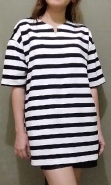 Oversized Striped Shirt + Freebie (Category: Blouses) located in Cebu City. Submitted by laganda (Listing ID 1292400826, Image 2). Description: fits M-XL ( armhole 24" bust 46" length 28").