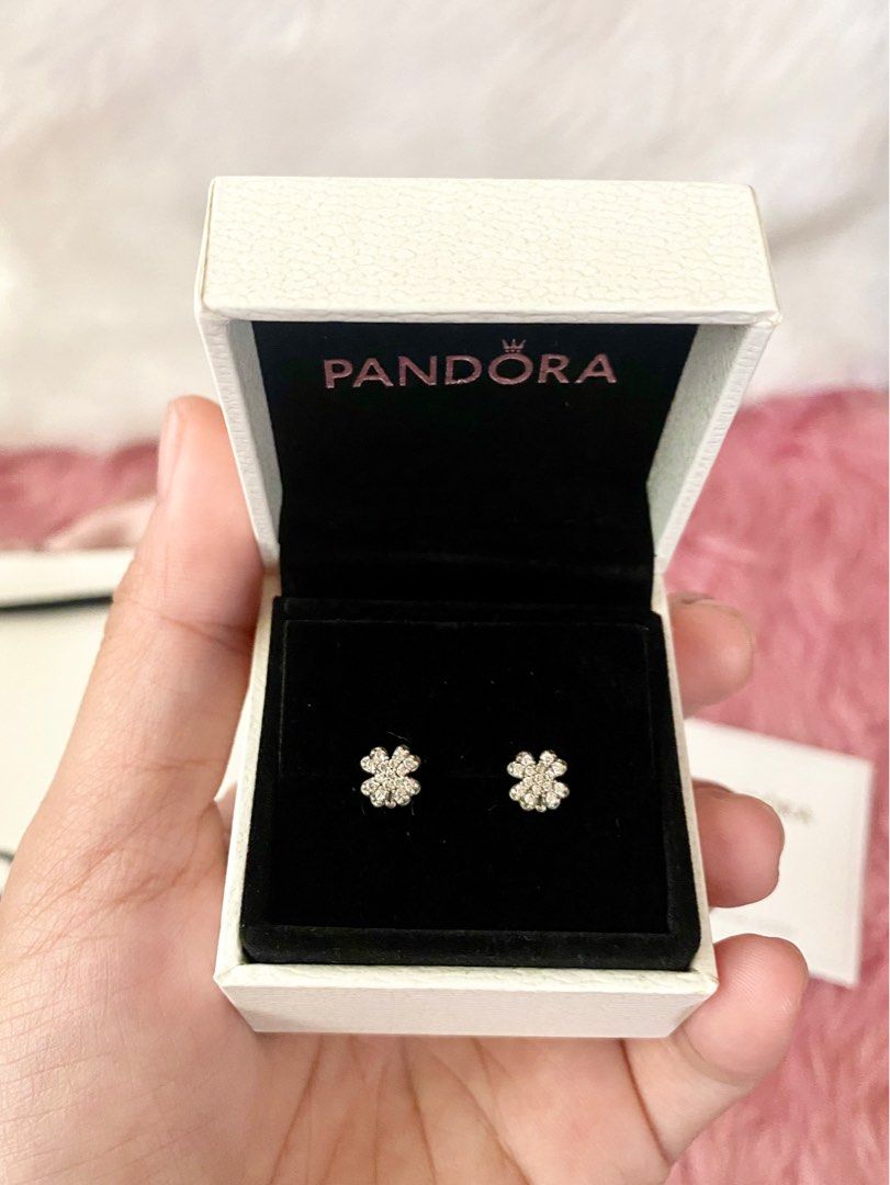 Pandora outlet clover earrings