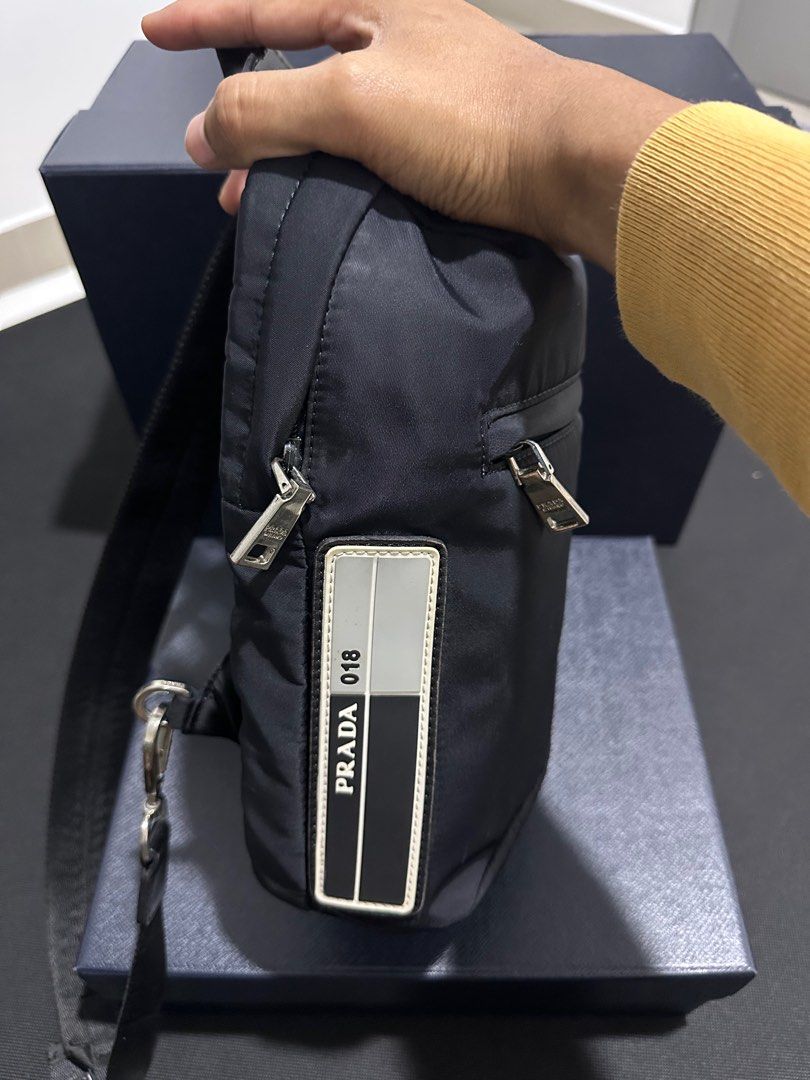 Prada 018 bag store