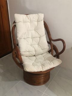 Rattan Swivel chair with free cushion