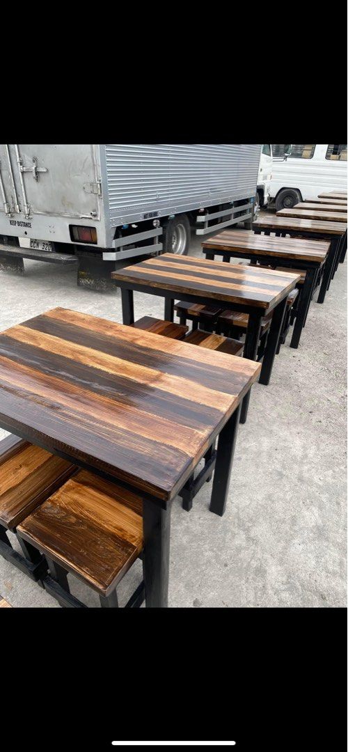 Restaurant table and chairs (Category: Tables & Sets) located in Rosario. Submitted by newdragon_889be6 (Listing ID 1292417164, Image 1). Description: .