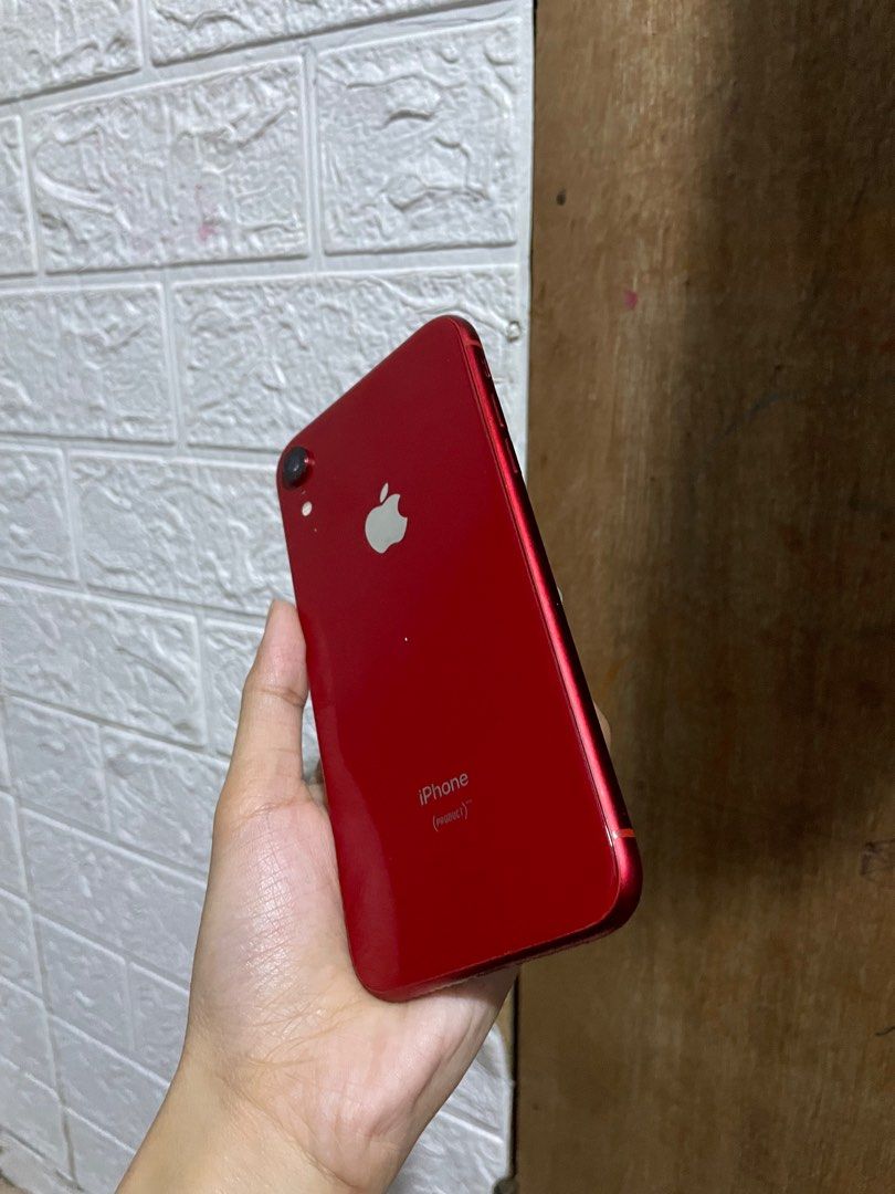 RUSH iPhone Xr 64gb (Category: iPhone X Series) located in Mandaluyong City. Submitted by aliaxmadi (Listing ID 1292316011, Image 1). Description: RUSH SALE/SWAP iPhonew XR 64gb any sim, smoothhh super ganda ng camm can reset all buttons are working 77% bh makunat test all u can no face id & truetone 📍Mandaluyong Meet up any mrt station.