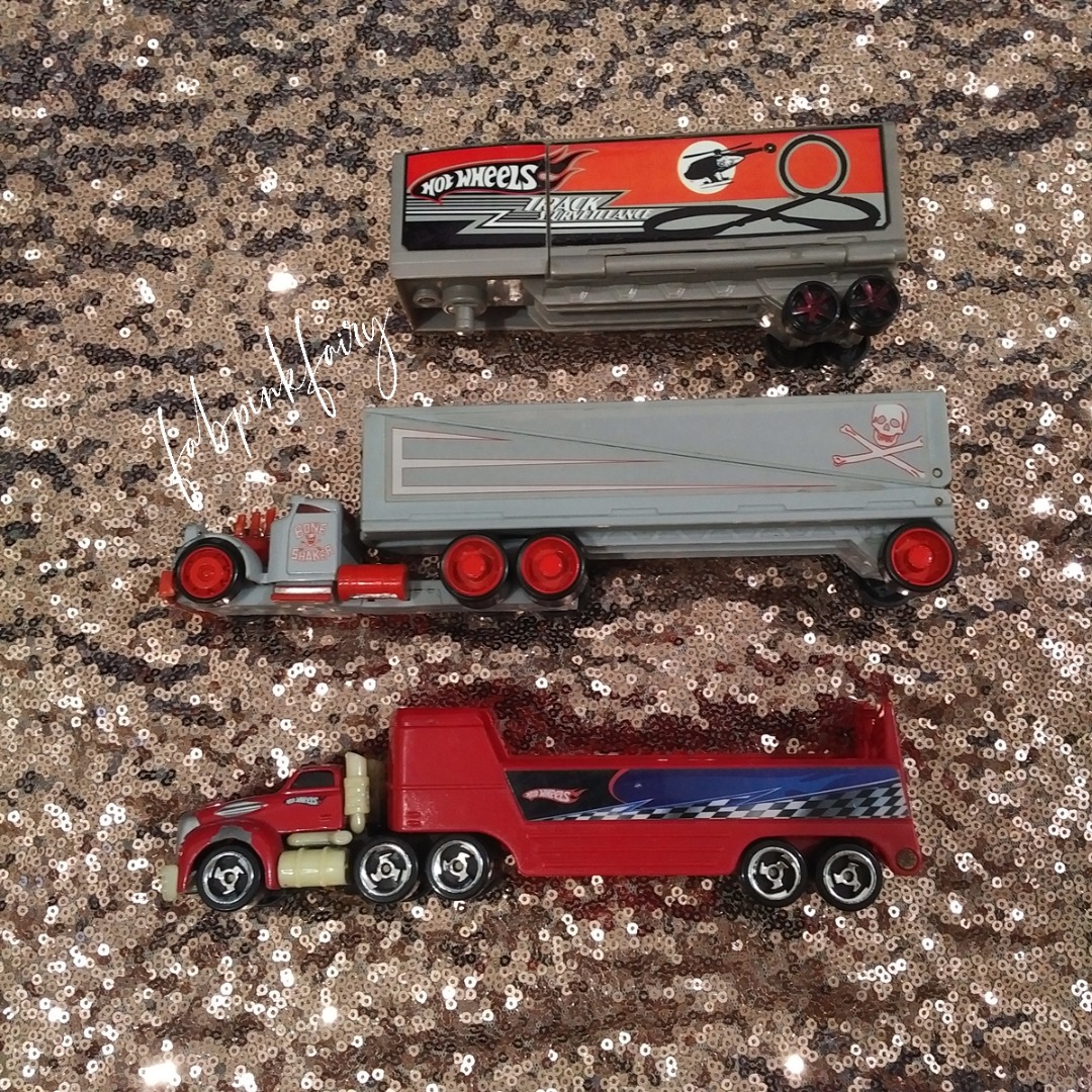SET Hot Wheels Trucks Bone Shaker Truckin Transporter Ground FX