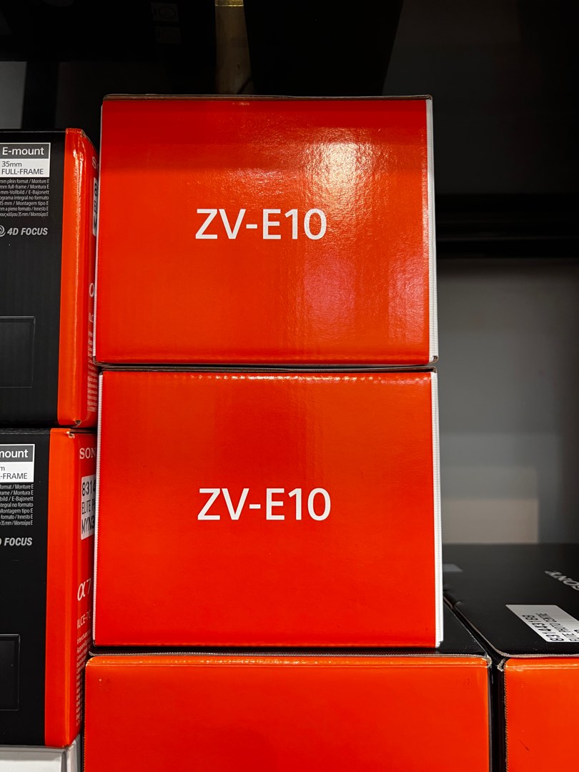 SONY ZVE10 NEW, Photography, Cameras on Carousell