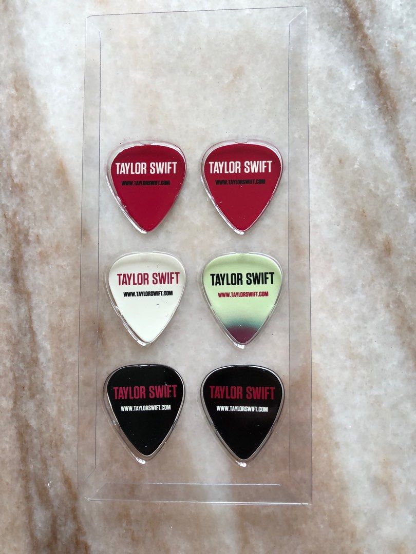 Taylor swift red guitar picks
