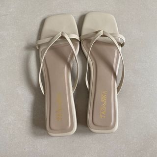 TAZANNA Huelda 1" Heel Sandals