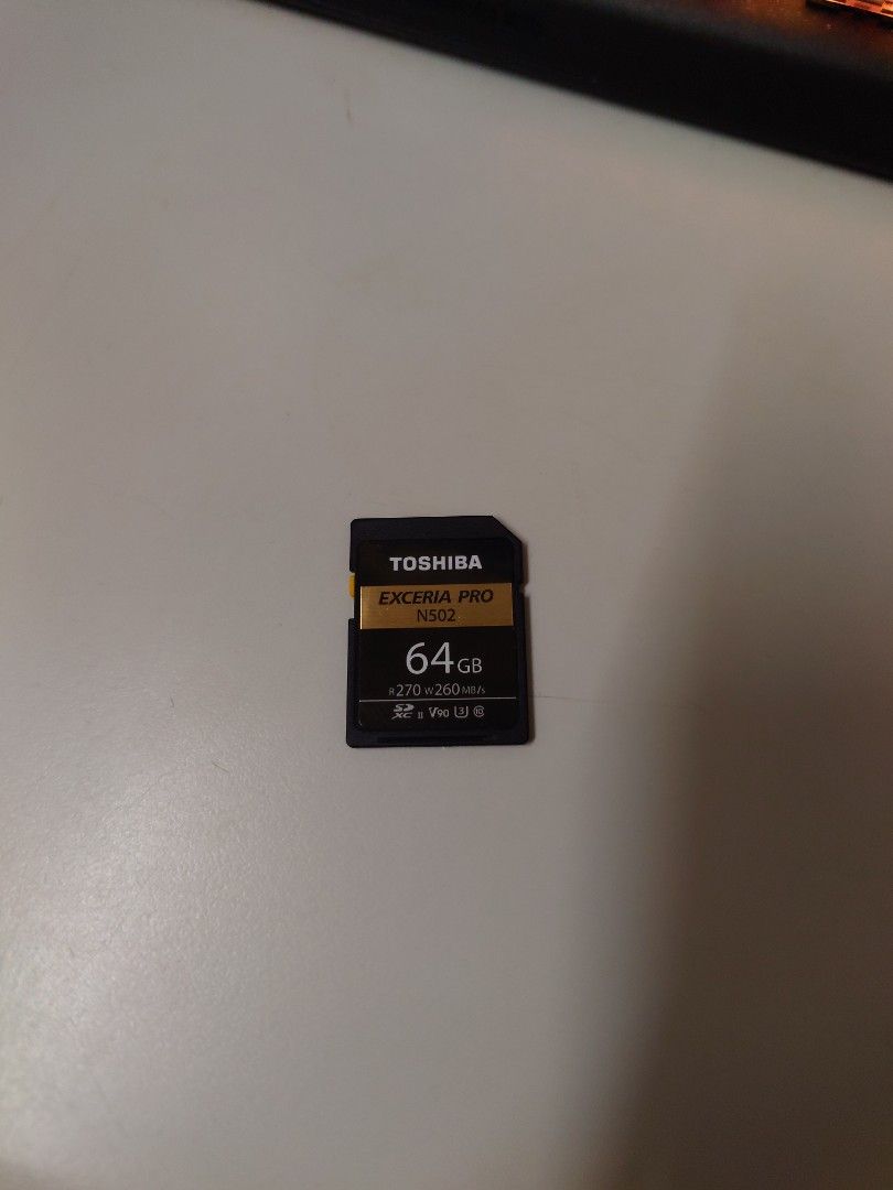 格安爆買いTOSHIBA EXCERIA PRO N502 32GB SDカード その他
