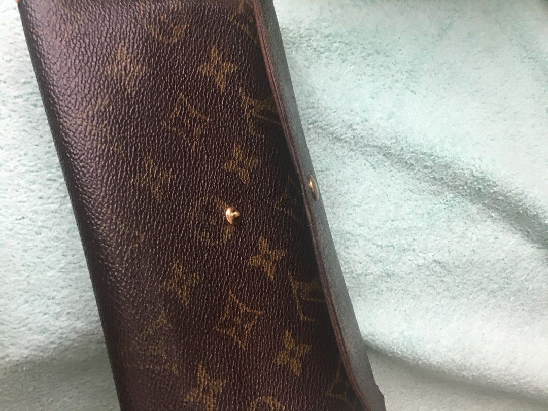 Vintage LV wallet (Category: Luxury Bags & Wallets) located in Quezon City. Submitted by dmx01 (Listing ID 1292269262, Image 2). Description: RUSH SALE!! Vintage LV wallet with code signs that it was very well used(shown in photos) where is as is no to picky buyers pm me for details mop gcash From Japan RFS need to declutter more shipment coming .