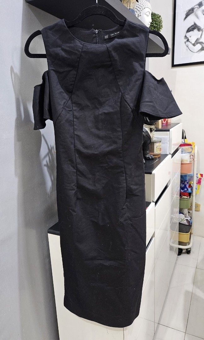 Zara Black Knee Length Dress (Category: Dresses) located in Caloocan City. Submitted by jane_maze (Listing ID 1292382495, Image 2). Description: xs.