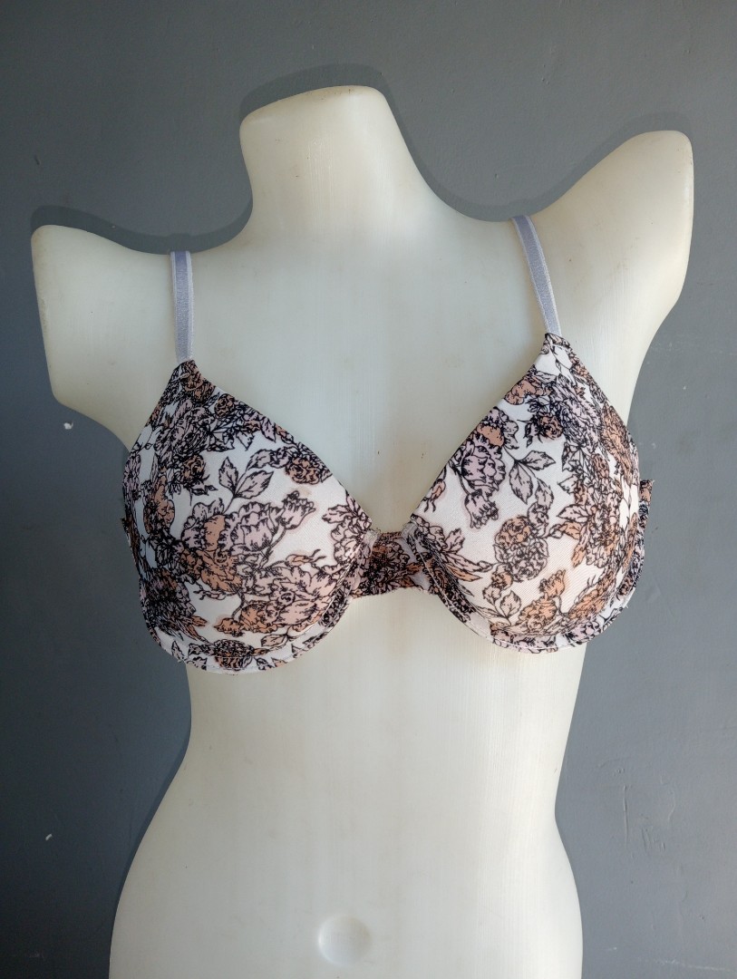 Auden Nursing bra 38C, Women's Fashion, New Undergarments & Loungewear on  Carousell