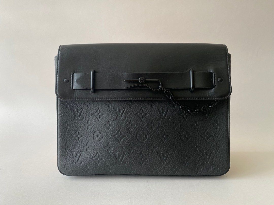 96% NEW LV POCHETTE STEAMER TAURILLON (Category: Luxury Bags & Wallets) located in Taguig. Submitted by sweetluxuryph (Listing ID 1292617150, Image 2). Description: 💯 GUARANTEED AUTHENTIC ✨55,000✨ Black Taurillon Grained Leather with Monogram Embossed Black Hardware & Chain Details Dimension-12.5”x10”x1.75” Mint Condition, Rank A-SA Comes with Card, Dustbag & Box.