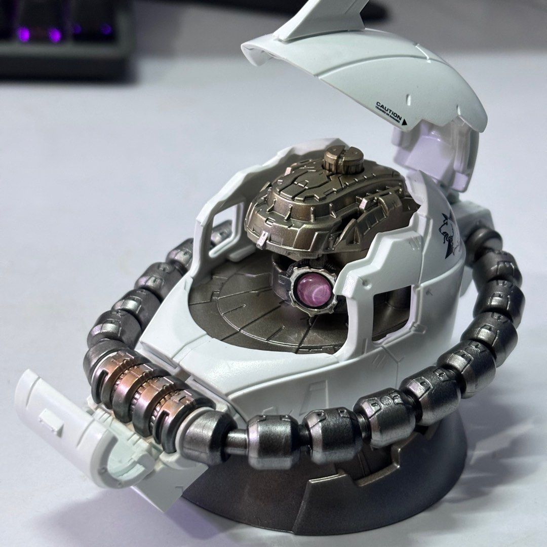 渣古 高機動渣古 白狼 Ms-06s 全上色 完成品 扭蛋渣古, 興趣及遊戲, 玩具 & 遊戲類 - Carousell