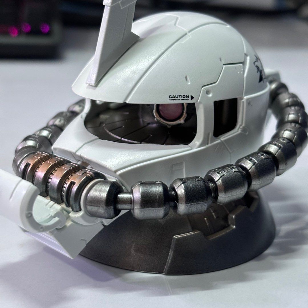 渣古 高機動渣古 白狼 Ms-06s 全上色 完成品 扭蛋渣古, 興趣及遊戲, 玩具 & 遊戲類 - Carousell