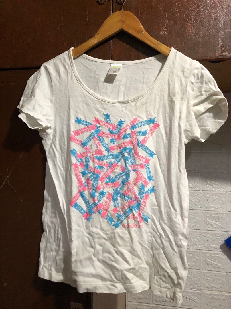 adidas shirt women (Category: Shirts) located in Manila. Submitted by heyymmich (Listing ID 1292623029, Image 1). Description: 70 pesos each minimal flaws as seen sa pic can fit S,M 📍Manila City 📌Grab, Lalamove, GGX.