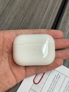 Airpods Pro 2nd gen charging case
