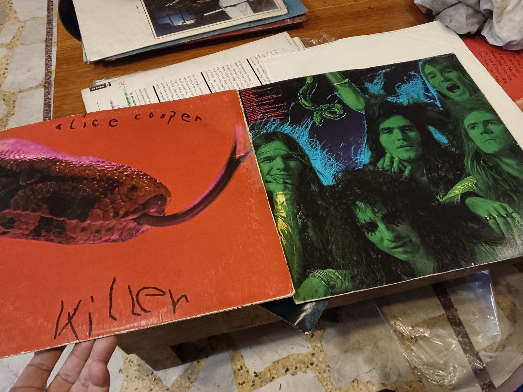 Alice Cooper lp vinyl plaka (Category: Vinyls) located in Quezon City. Submitted by toys_r_here (Listing ID 1292562238, Image 2). Description: As is po Pa check nlng ng condition sa pics What you see is what you get haggle pwede PM ME FOR MORE QUESTIONS First to pay gets the item ship pwed din Qc area near quezon ave. Payment pwede bdo bpi.