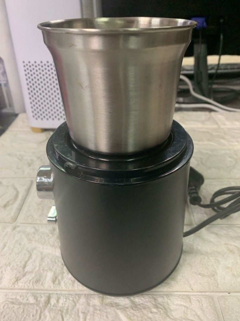 Anko Coffee Grinder with issue (Category: Coffee Machines & Makers) located in Pasay City. Submitted by meostore (Listing ID 1292459029, Image 3). Description: Item is in excellent condition working 220volts with issue on cover pls see attached pics, no effect on working of the grinder.