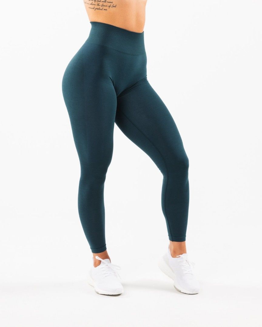 Alphalete Amplify Legging in Midnight, Women's Fashion, Activewear on  Carousell