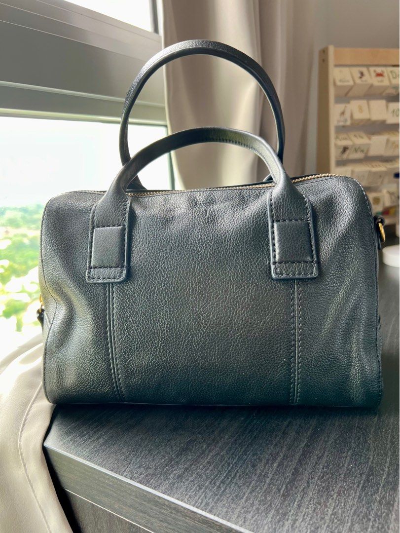 Authentic fossil leather bag medium black sling Women s Fashion Bags Wallets Shoulder Bags on Carousell