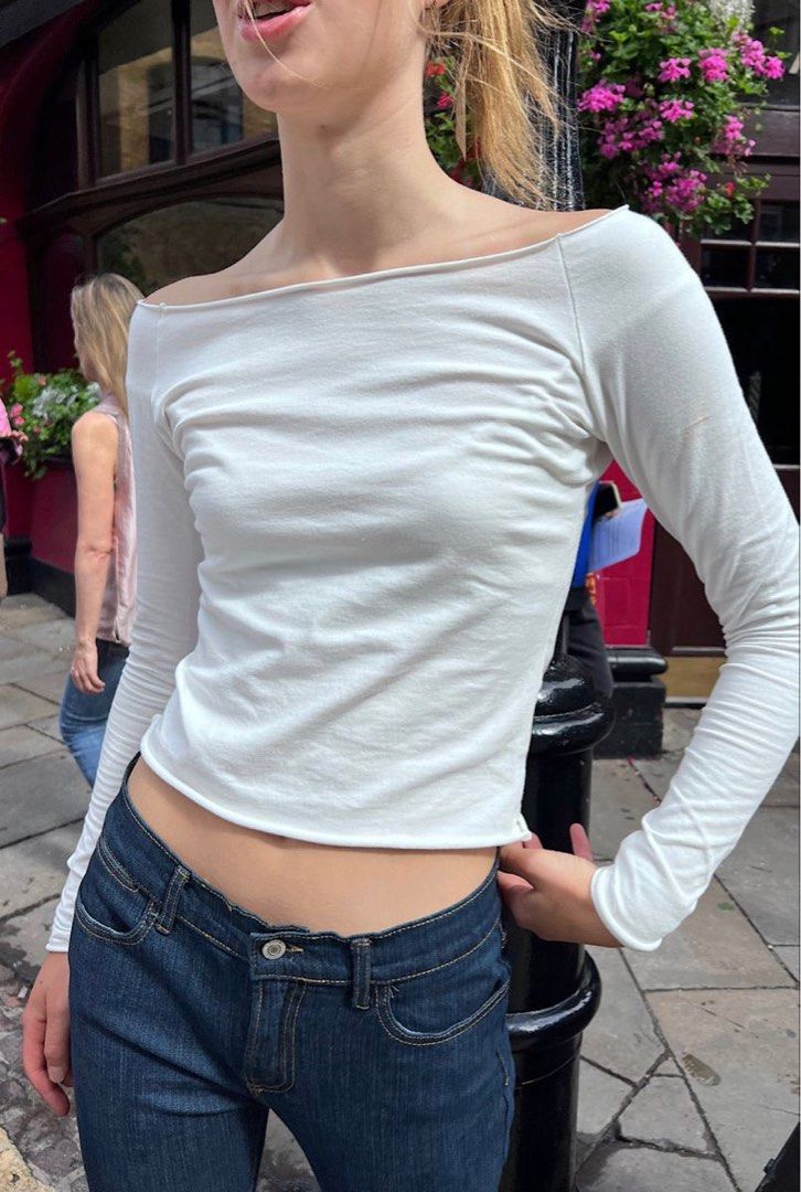 Brandy Melville Bonnie White Off shoulder top, Women's Fashion, Tops,  Longsleeves on Carousell