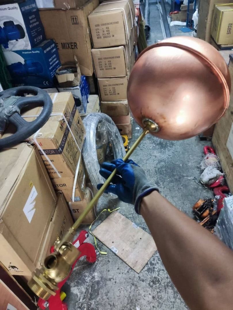BRASS FLOAT VALVE (Category: Construction Tools & Equipment) located in Manila. Submitted by joeyroque09 (Listing ID 1292532476, Image 3). Description: 0-9-1-7-7-1-1-0-0-9-8- Text For Fast Transaction.