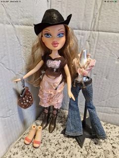 Bratz Flashback Fever Jade Doll With Clothes, Shoes/Heels, Hat &  Accessories. ⭐️