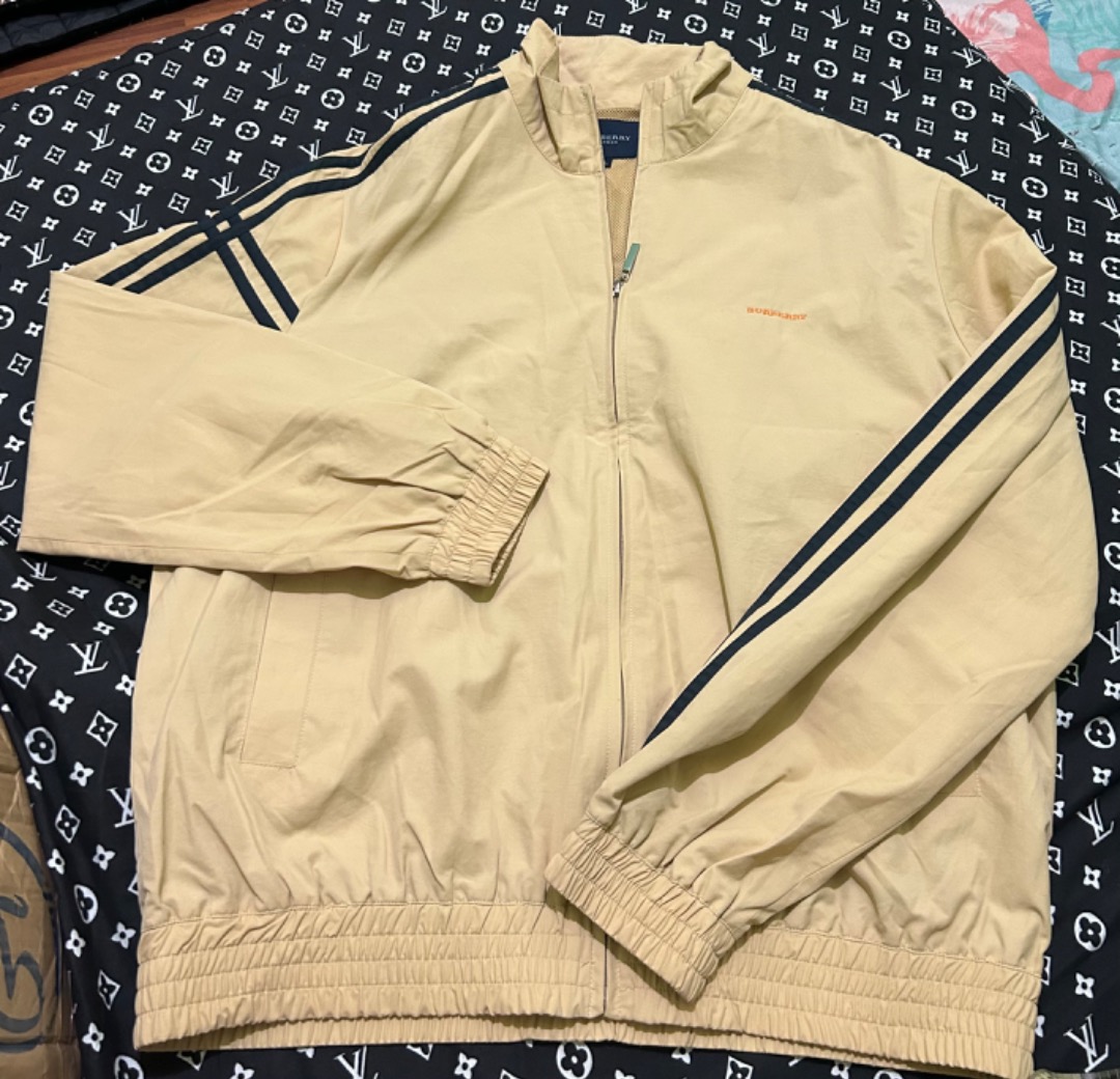 Burberry jacket XL Luxury Apparel on Carousell