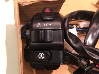 （分類：）位於 。 由 avantart 提交（商品編號 1292560690，圖片 1）。簡介： 。