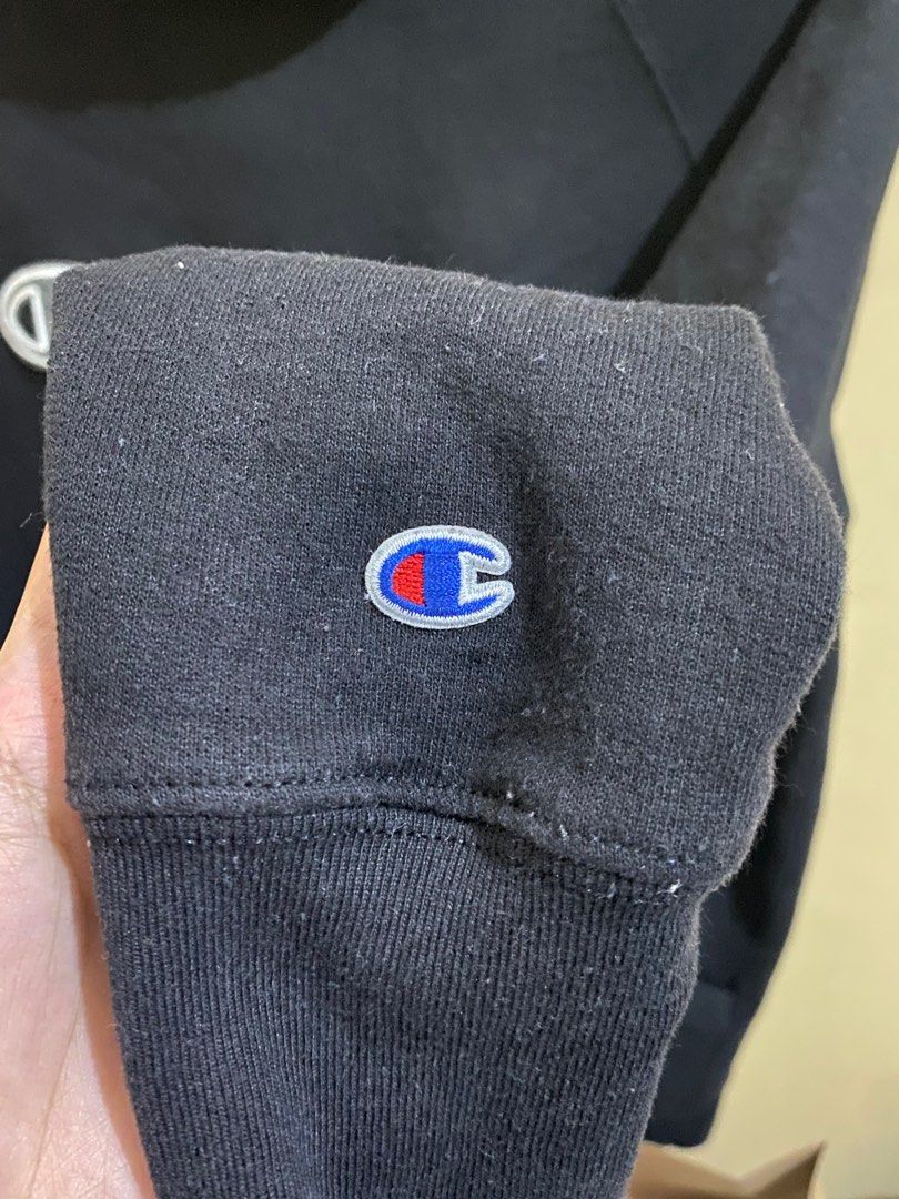 Champion Hoodie XS (Category: Coats, Jackets and Outerwear) located in Rizal. Submitted by reddd__ (Listing ID 1292558683, Image 3). Description: Legit Champion Hoodie Patched Champion logo Xs on tag for women / youth (18”W × 23” L) Color rate: 9.5/10 Issue: Missing stitch sa hoodie (See last photo) Overall in good condition Negotiable.