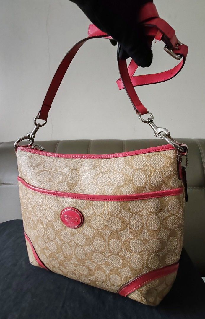 Coach Peyton Crossbody Hobo Leather bag cantik Women s Fashion Bags Wallets Cross body Bags on Carousell