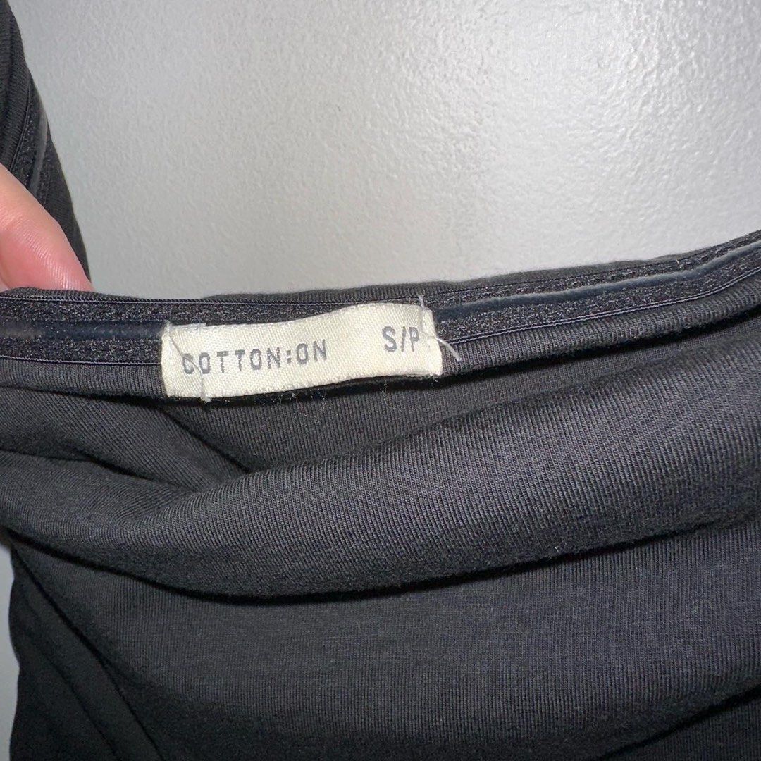 Cotton on black tube top (Category: Sleeveless) located in Quezon City. Submitted by closetraidbya (Listing ID 1292594292, Image 3). Description: .
