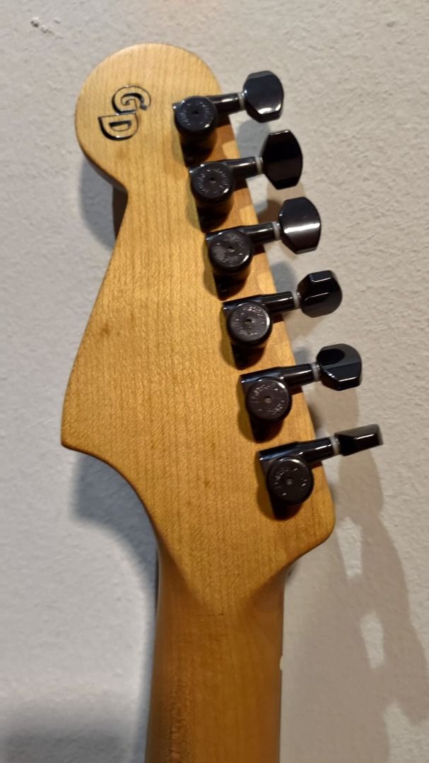 Custom built Jim Root inspired Jazzmaster in nitro shell pink, Hobbies ...