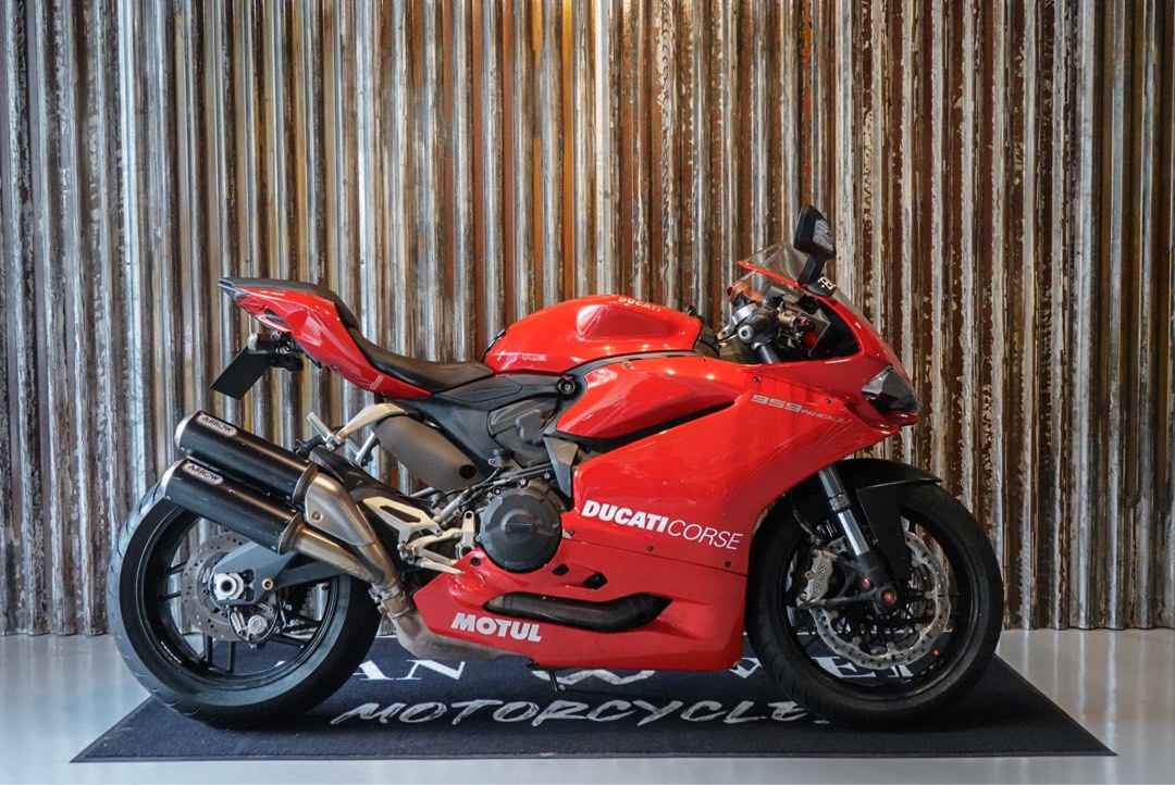 Ducati shop 959 s