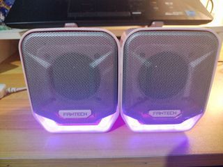 Fantech speakers pink